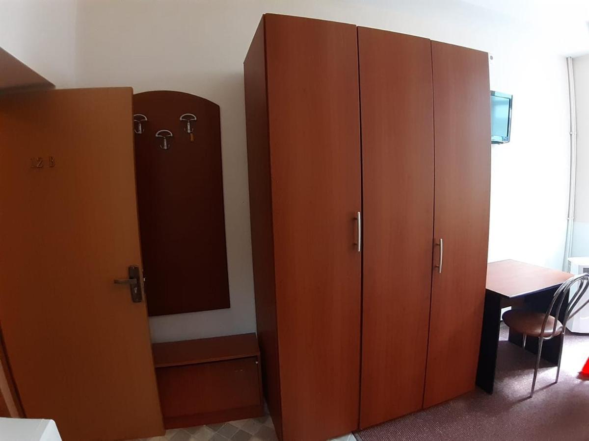 Old Town Friendly And Lovely Apartment Бухарест Екстер'єр фото